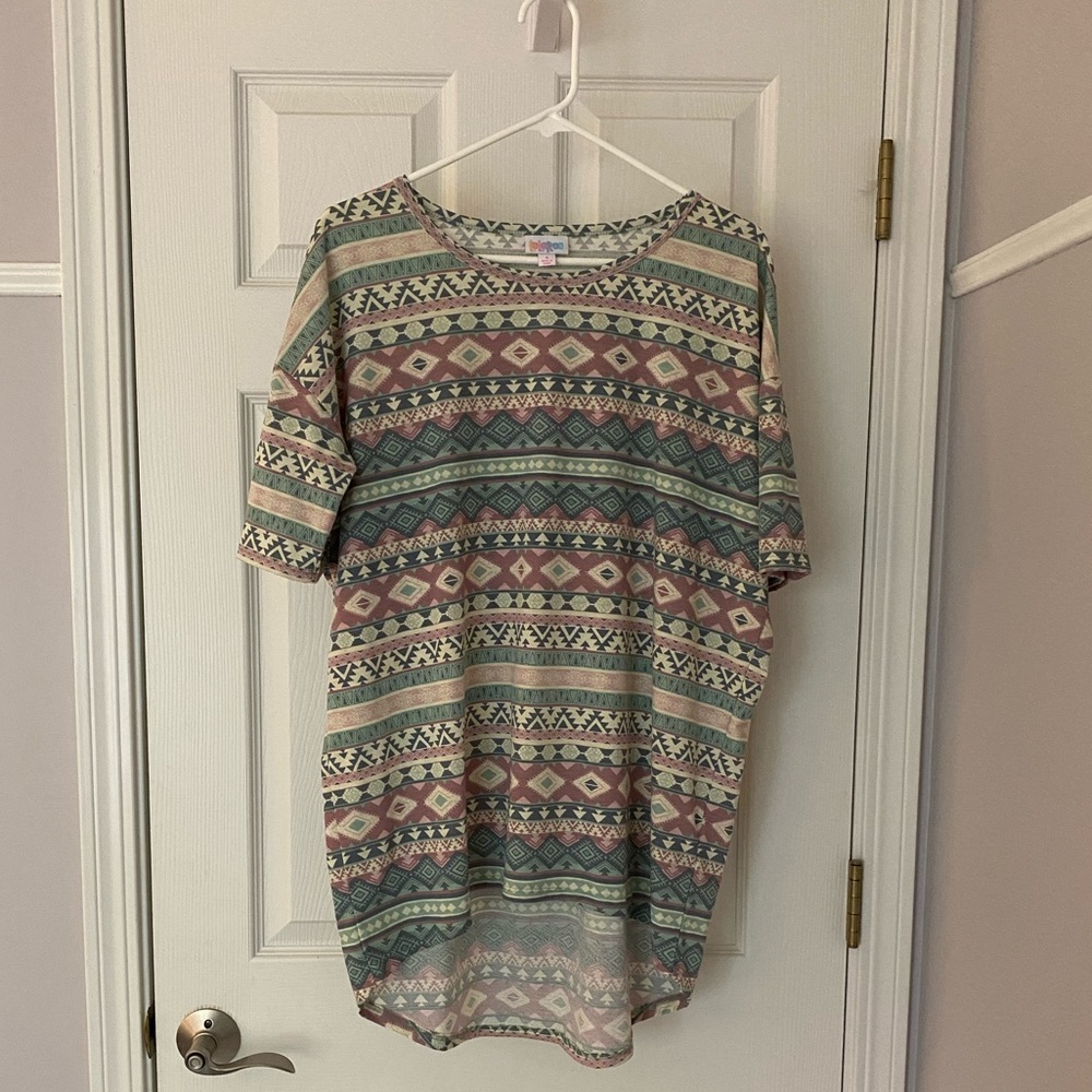 2/$15 🌸 LuLaRoe small Irma tunic